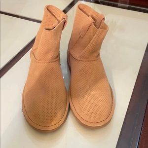 Ugg shoes